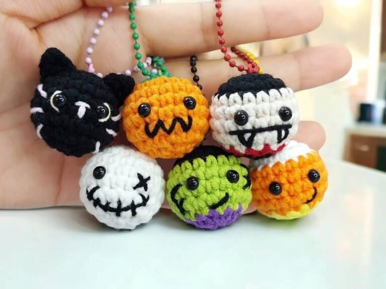 How to Crochet Mini Halloween Keychains