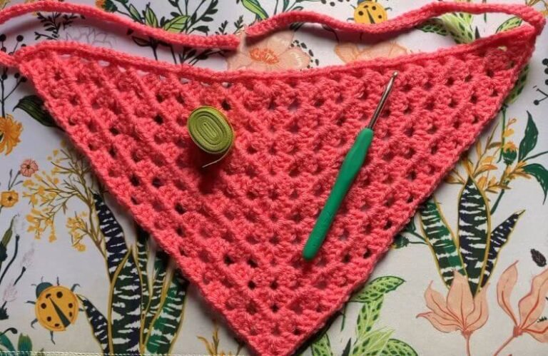 Crochet Classic Granny Triangle Bandana Free Pattern