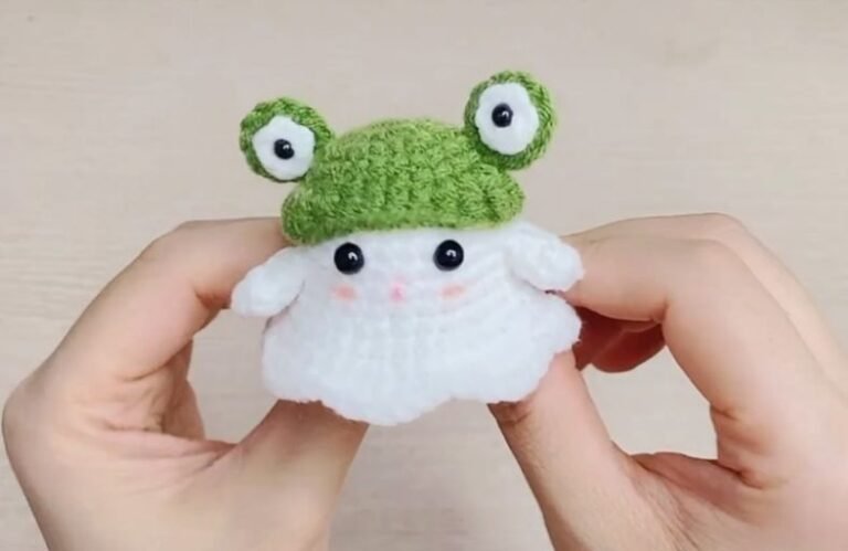 Crochet Cute Ghost with Frog Hat Free Pattern
