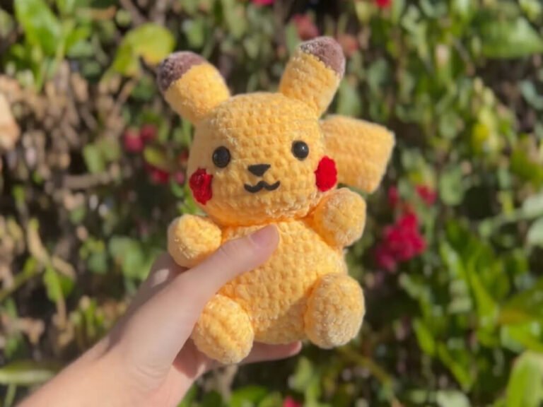 Crochet a Pikachu (Free Amigurumi Pattern)