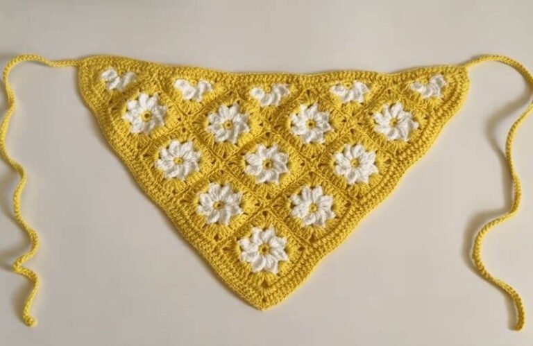 Free Crochet Daisy Granny Square Bandana Pattern