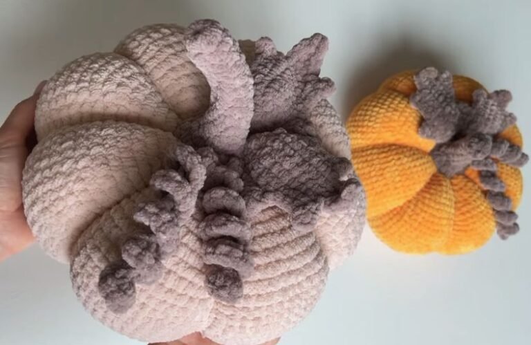 Free Crochet Giant Plush Pumpkin with Leaves and Tendrils Pattern Free Crochet Giant Plush Pumpkin with Leaves and Tendrils Pattern
