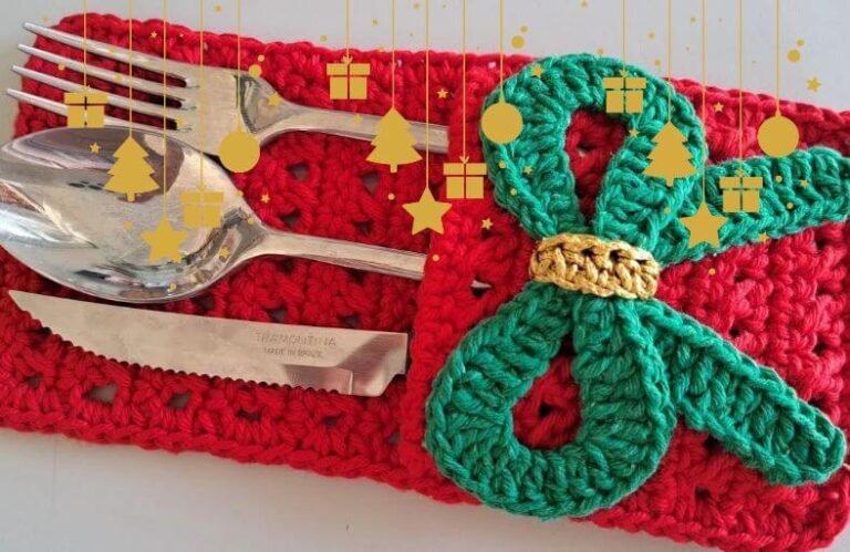 Free Easy Crochet Christmas Cutlery Holder Pattern for Beginners