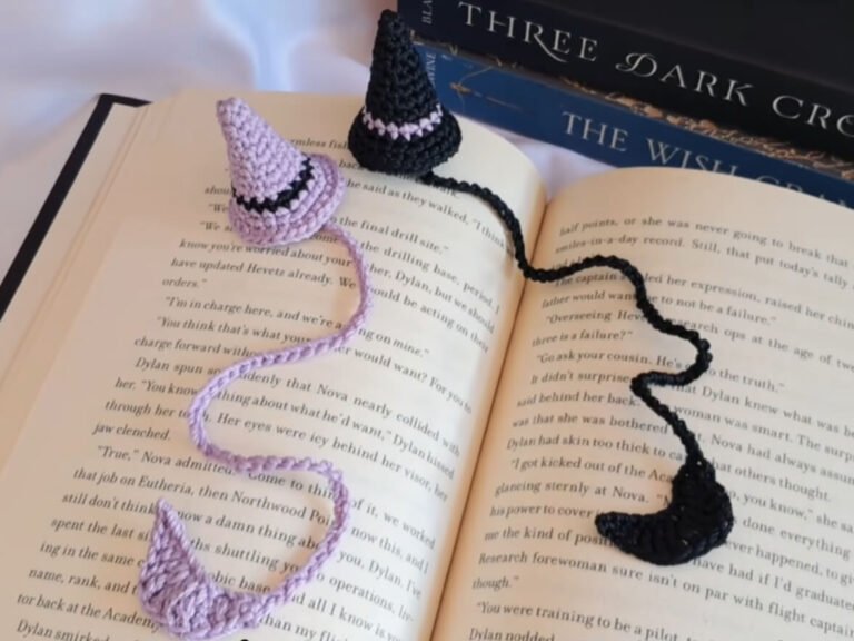 How to Crochet a Mini Witch Hat Bookmark (Free Pattern) Mini Witch Hat Bookmark
